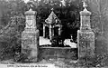 Lizio ː la fontaine Saint-Lubin au début du XXe&nbsp;siècle (carte postale Vasselier).