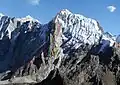 Voie d'accès par la face sud du Lobuche Est.