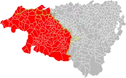 Pyrénées-Atlantiques : limites sud et ouest de l'Occitanie (ligne jaune).Exclave occitanophone au sein du Pays basque (pointillés jaunes). La Communauté d'agglomération du Pays Basque (en rouge).La limite des provinces basques historiques (pointillés verts).