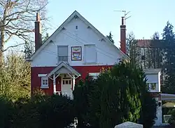 Sa maison.