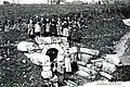 Lohuec ː la fontaine du bourg vers 1910 (carte postale).