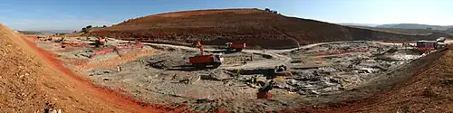 Vue panoramique des fouilles paléontologiques de Lo Hueco