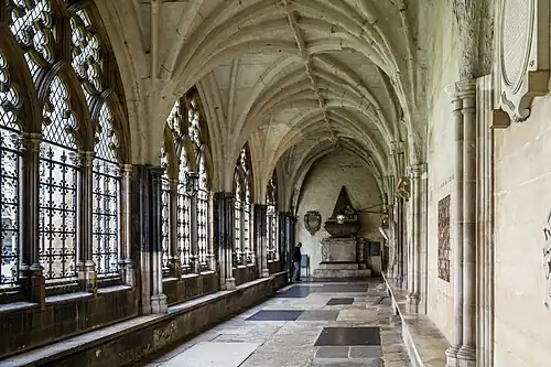 Le cloître nord, à l'usage des moines pour l'étude privée.