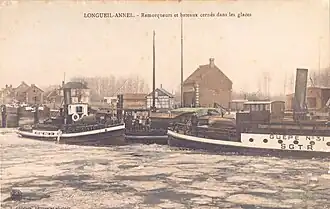Le canal pris par la glace.