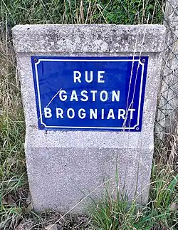 La plaque de rue à Longuenesse.