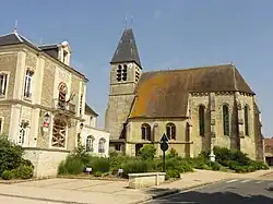 La mairuie et l'église.