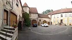 Cour du château.