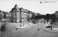 Le pavillon d'angle du côté gauche de l'avenue Louise.