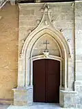 La porte de l'église, objet de l'inscription MH (août&nbsp;2010)