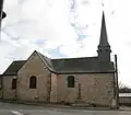 L'église paroissiale Saint-Armel : vue extérieure d'ensemble.
