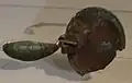 Fibule à disque