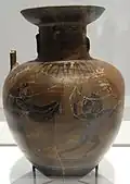 Amphore : Héraclès et le Minotaure ; duel au-dessus du corps d'un guerrier à terre