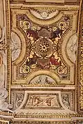 L'un des six grotesques ornant le plafond, le troisième à partir du côté nord (entrée).