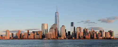 Vue sur Financial District, avec le World Financial Center et le One World Trade Center (au centre), depuis Jersey City (New Jersey).
