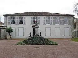 Hôtel de ville.