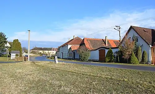Une rue de Lužice.