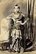 Femme lucknowi en gharara.
