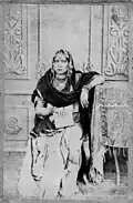 Femme en gharara.