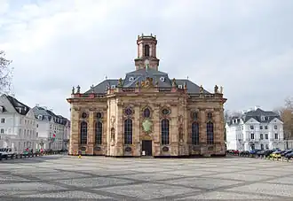 L'église Saint-Louis.