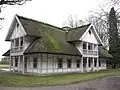 La maison suisse dans le parc