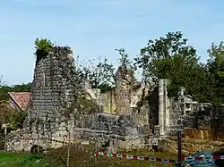 Les ruines de la chapelle de Fontroubade.