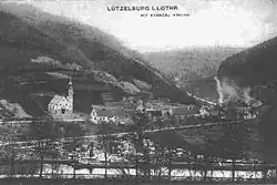 Vue du village avec l'église luthérienne, début XXe&nbsp;siècle.