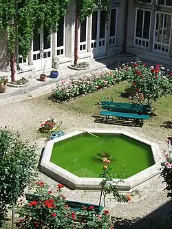Cour d'honneur.
