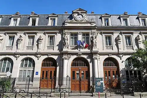 Lycée Janson-de-Sailly aux nos 94-106.