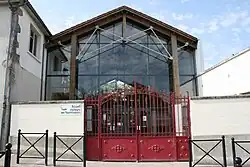 Description de l'image Lycée privé polyvalent Saint-Joseph.jpg.