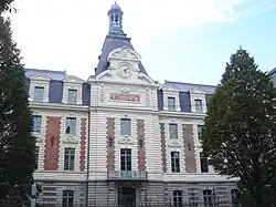 entrée du lycée