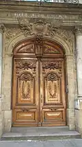 Entrée principale du lycée Michel-Montaigne au no 118