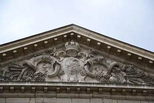 Fronton et tympan