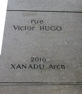 Voir la plaque.