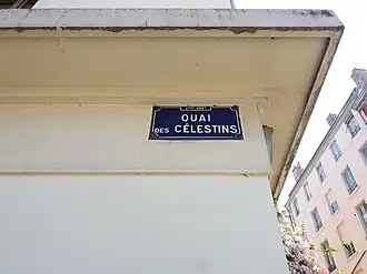 Voir la plaque.