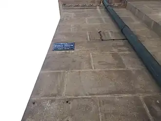 Voir la plaque.