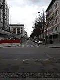 La rue Antoine-Charial, vue vers l'est, depuis la rue Maurice-Flandin, en mars 2019.