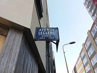 Voir la plaque.