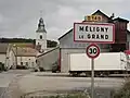 Entrée de l'agglomération.
