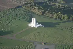  Vue aérienne du monument.