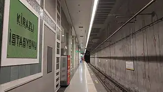 Un quai de la ligne M1 en 2022.