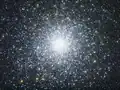 M75 en lumière visible par le télescope spatial Hubble.