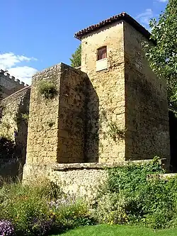 La tour des vieux remparts de Mont-de-Marsan érigés peu de temps après la fondation de la ville (XIIe&nbsp;siècle).