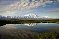 Lac Wonder et le mont McKinley au fond