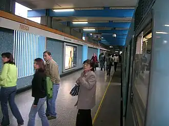 Une rame à quai.