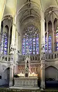 Le maïtre-autel de l'église Saint-Pierre.
