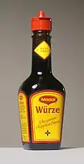 Un flacon de condiment liquide Maggi de 2006.
