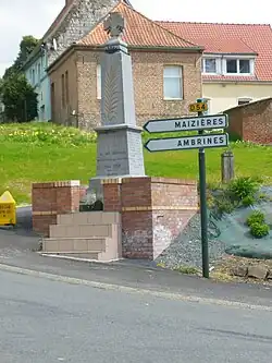 Le monument aux morts.