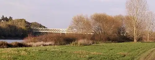 Les bords de Maine au pont de Pruniers.