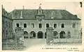 Carte postale ancienne représentant la mairie.