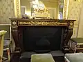 Cheminée dans la salle des mariages, datant des années 1830 (hôtel d'Aguado).